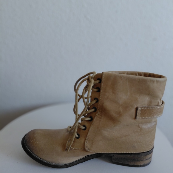 Mia Leather Boots - Picture 8 of 14